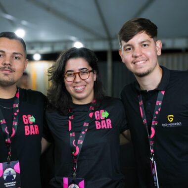 Da esquerda para a direita: Bernardo Araujo, Ana Karolina de Melo e Gustavo Godoi, sócios-fundadores da Go Bar. Foto: Acervo/Go Bar.