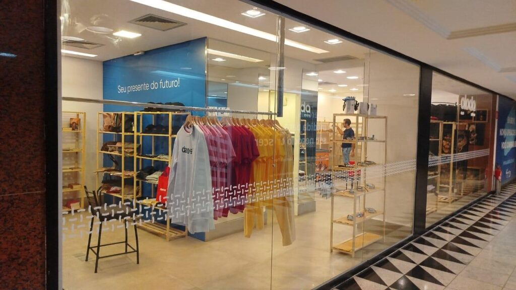 A Gloda foi fundada em 2022 por quatro empreendedores da Ceilândia — Siqueira Pyrus (CEO), Vitor Pyrus (CMO), Victor Cotrim (COO) e Filipe Ferreira (CLO) — e ganhou força com a entrada de Edson Pinheiro (CTO), Luiz Flávio (CFO) e o investidor estratégico Thiago Ferreira. Foto: Samuel Reis
